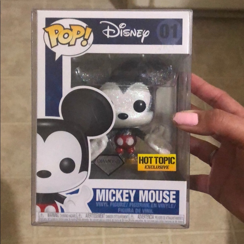 Mickey Mouse Hot Topic Diamond Collection Funko